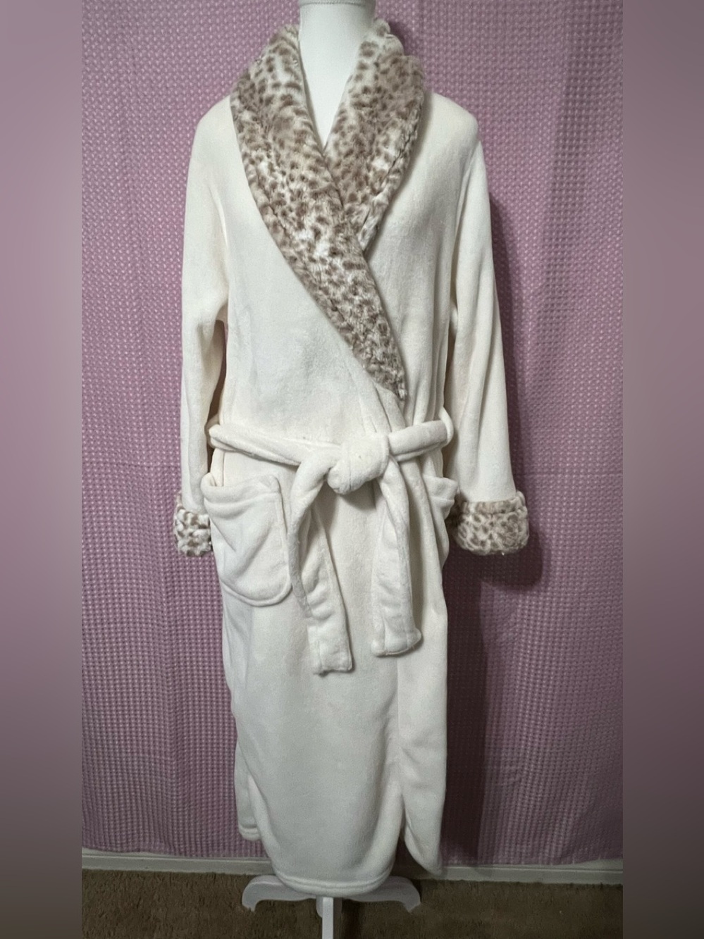 Midnight by Carole Hochman Plush Cream Robe